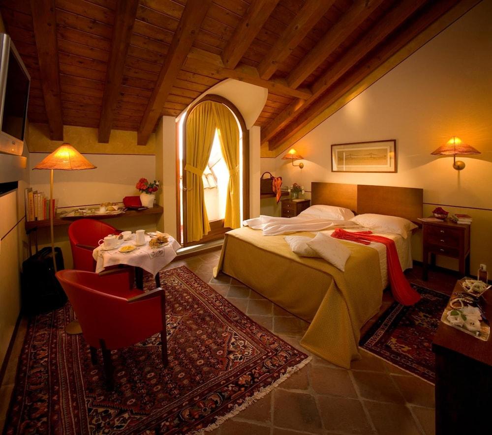 Albergo Dell'Agenzia Bra Habitación foto